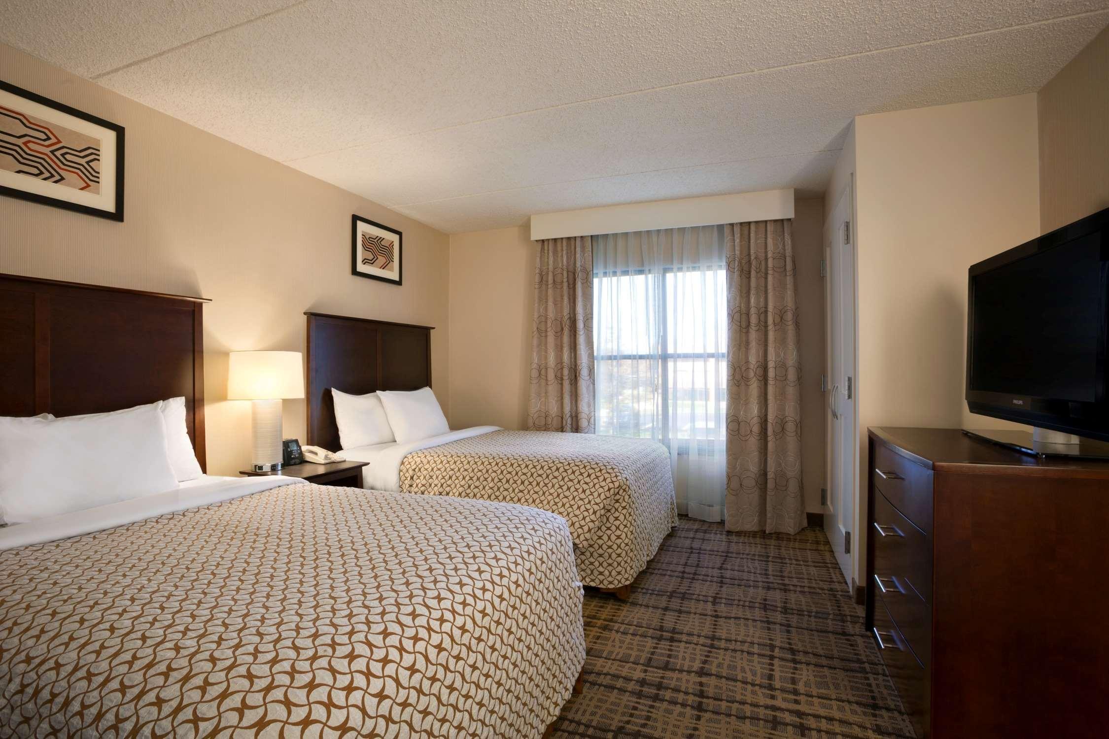 Embassy Suites Cleveland - Бичвуд Номер фото