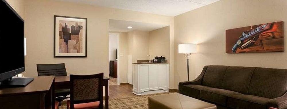 Embassy Suites Cleveland - Бичвуд Экстерьер фото