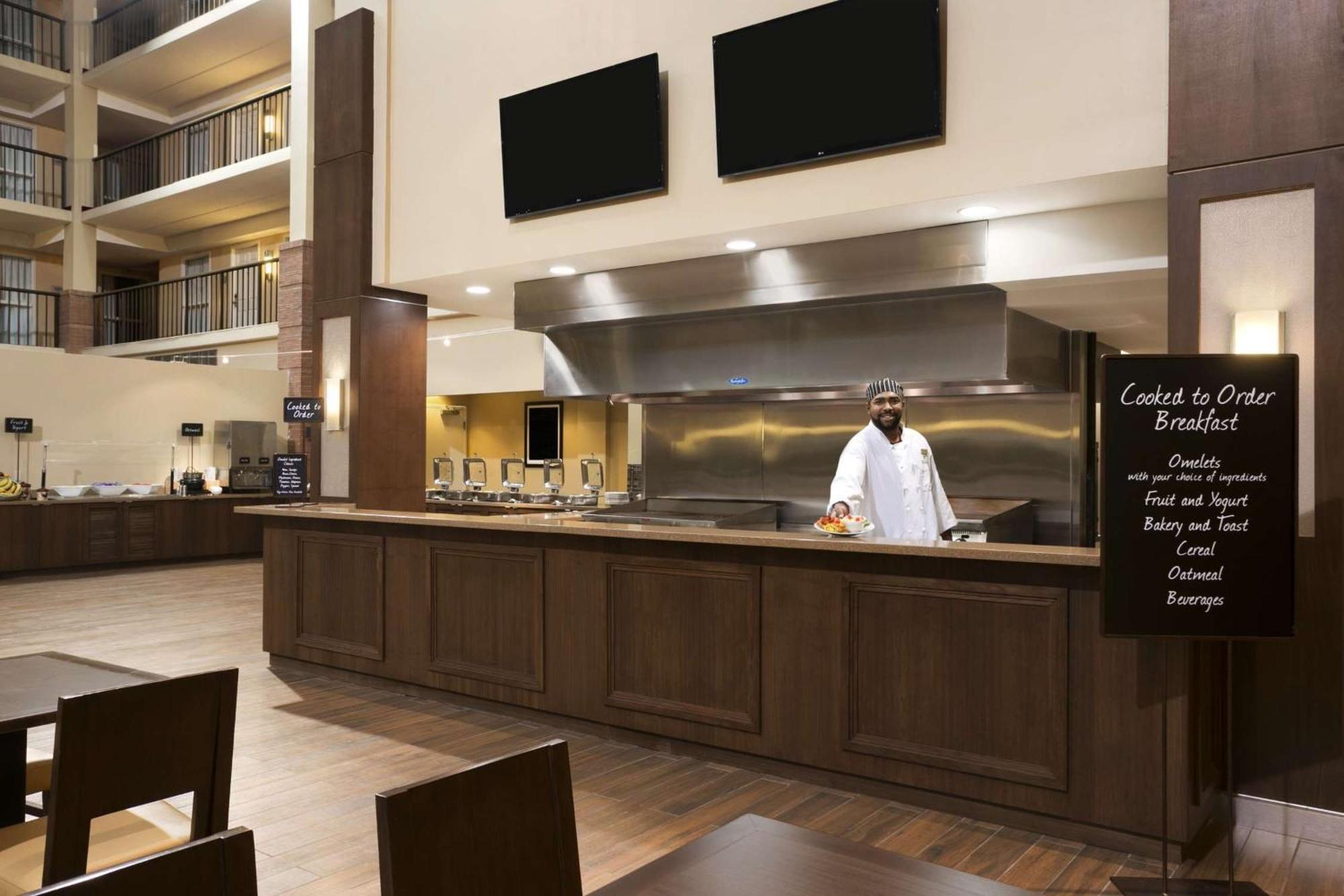 Embassy Suites Cleveland - Бичвуд Экстерьер фото