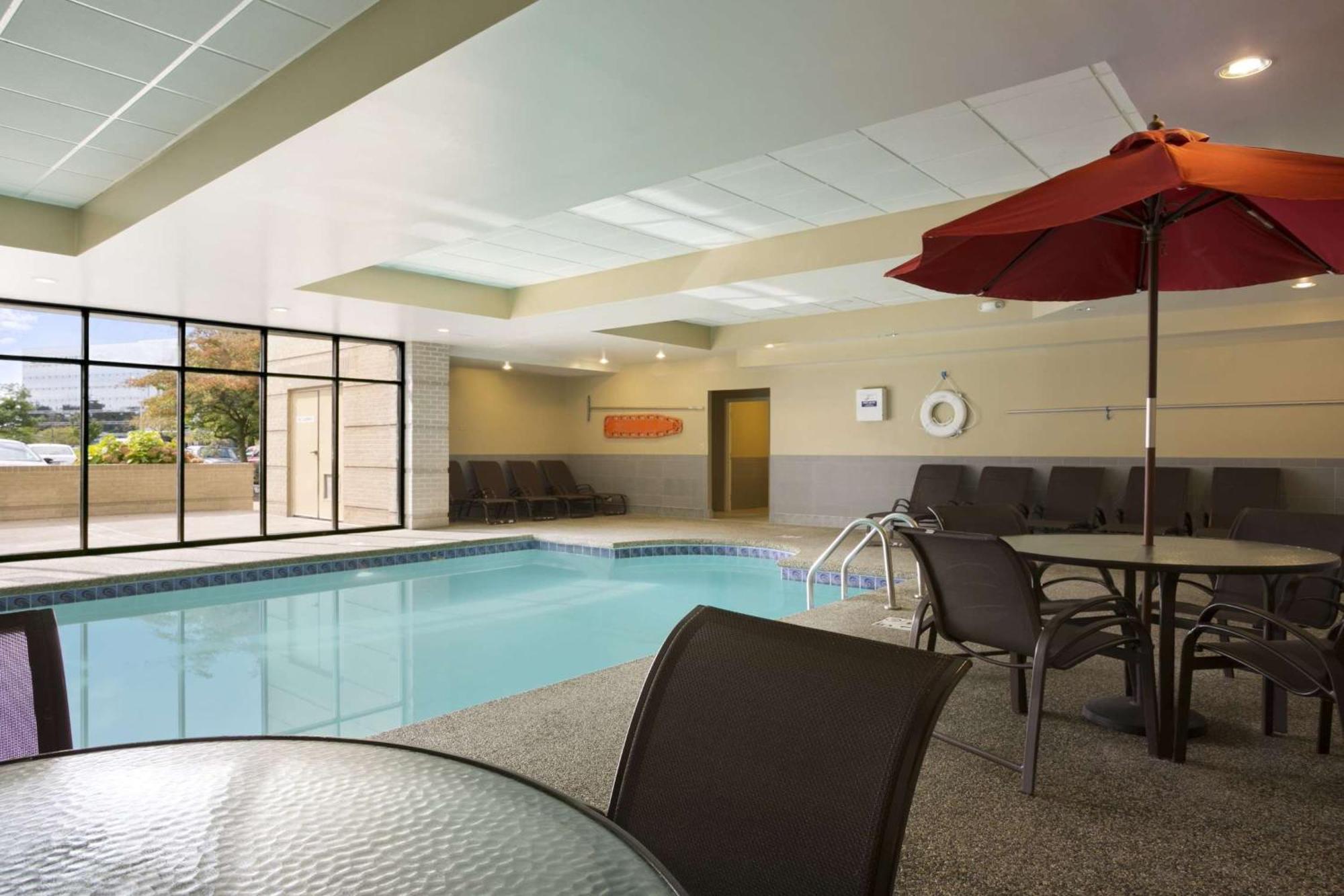Embassy Suites Cleveland - Бичвуд Экстерьер фото