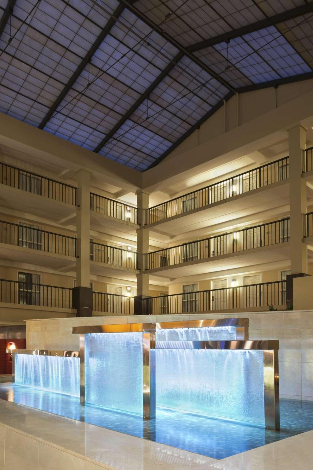 Embassy Suites Cleveland - Бичвуд Экстерьер фото